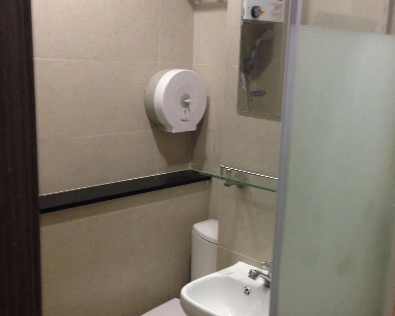 3D Inn Hong Kong 2*,  China